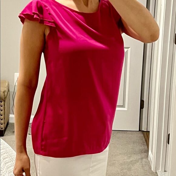 Beautiful Fuchsia Color Top. Size S - Picture 2 of 3